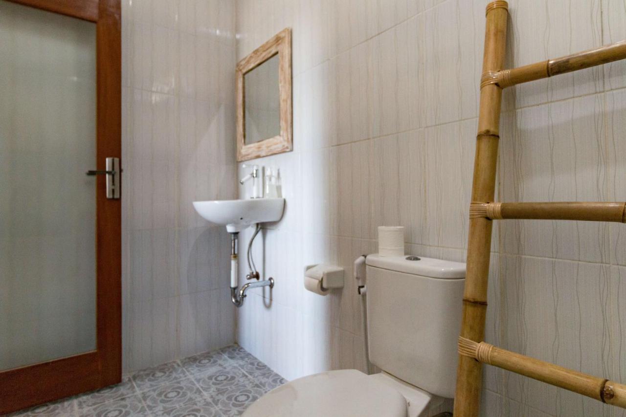 Dicky Guest House 2 Batu Bolong Canggu Exteriör bild